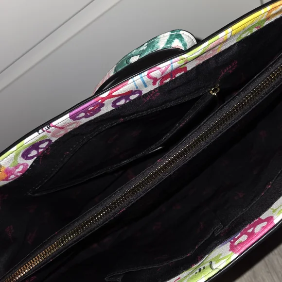 NWT Betsey Johnson Skull Tote w/ Wallet - Picture 4 of 5